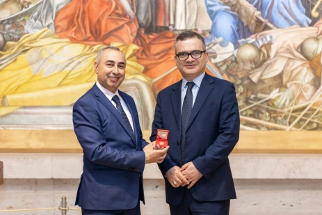 Presentation of G․ L. Cafesjian–100 Cоllector Coin