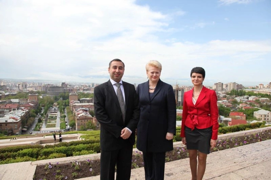 Լիտվայի նախագահ Դալյա Գրիբաուսկայտեն այցելությունը ԳաֆԷսճեան արվեստի կենտրոն
