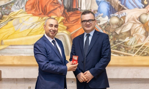 Presentation of G․ L. Cafesjian–100 Cоllector Coin