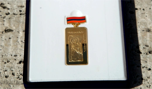 Mrs. Kathleen Cafesjian-Baradaran, President of the Cafesjian Family Foundation, Awarded with Gold Medal of the Ministry of Culture