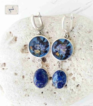 Earring with flowers